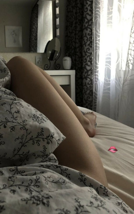 meow dilyara top model images