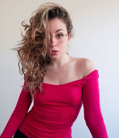 Miare s Project beautiful model picture