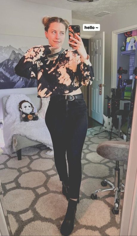 NoisyButters pornstar high quality image