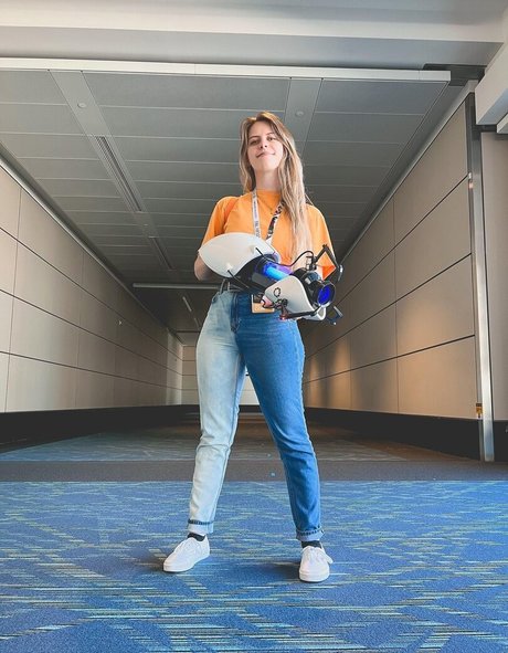 NoisyButters pornstar nude photo