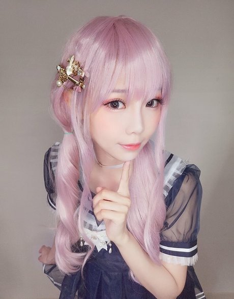 eeelyeee porn actress img