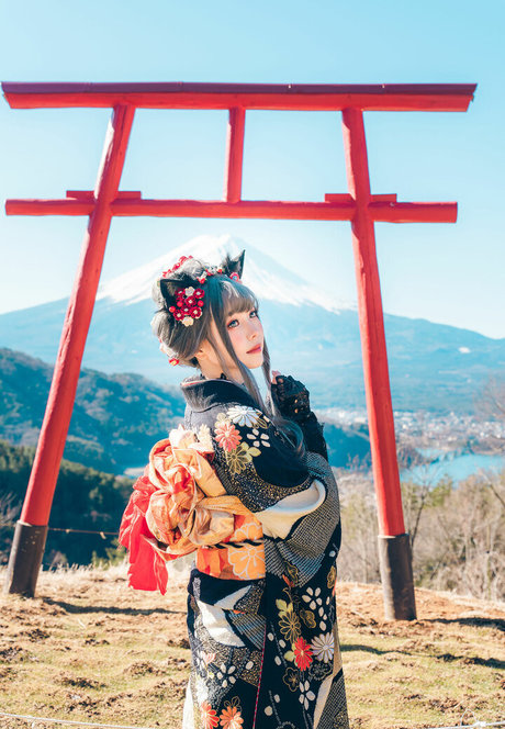 eeelyeee star adult img