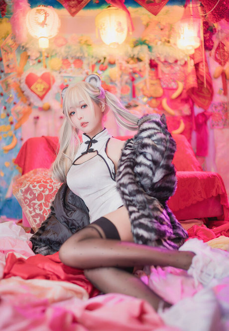 eeelyeee art star archive