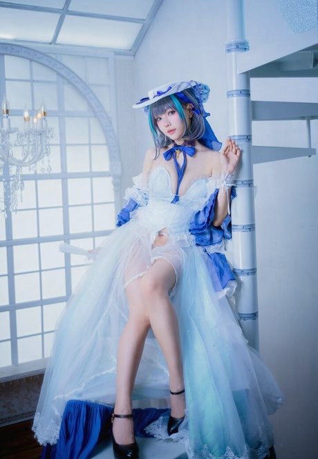 eeelyeee beautiful actress image