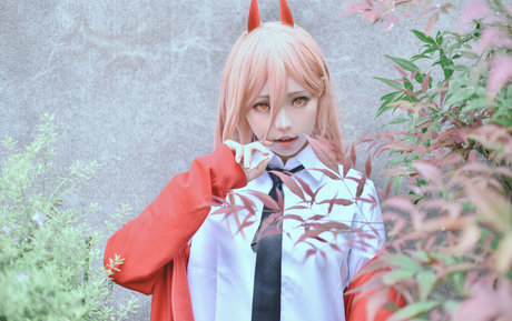 eeelyeee pretty pornstar pic