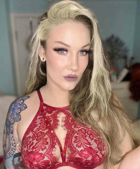 Sienna Day free model pics