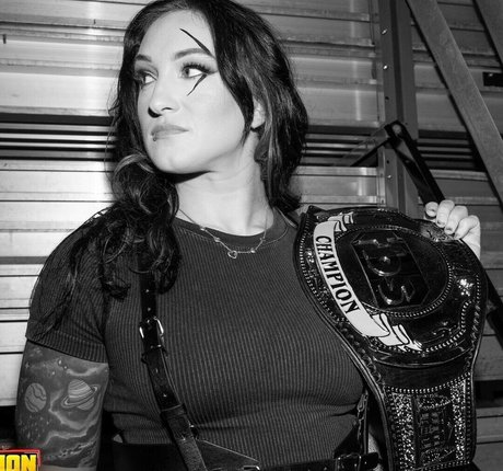 Kris Statlander nude pornstar photos