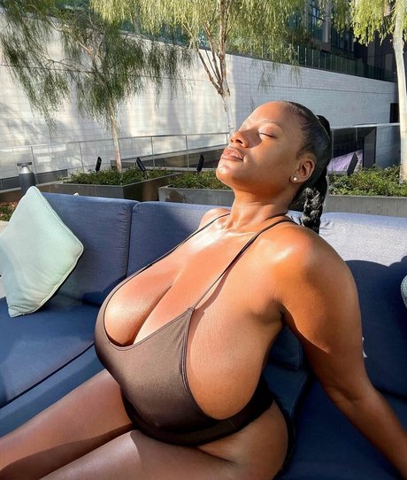 Yanithebbody1 top actress image