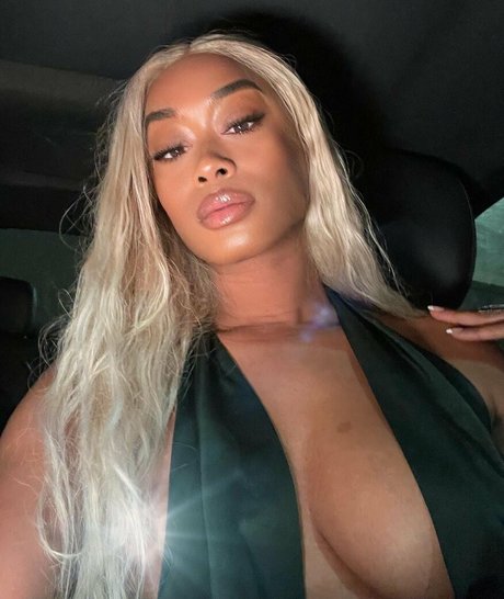 cebrena naked actress photo