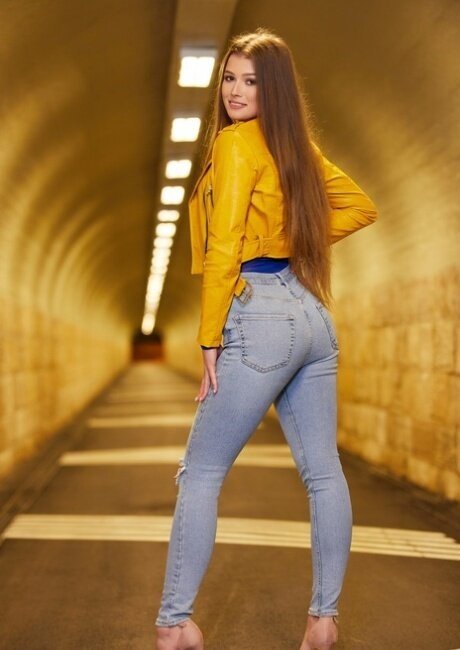 Olivia Sparkle nude model images