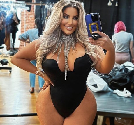 Ashley Alexiss erotic model gallery