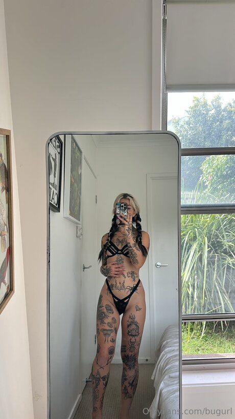 bugurl erotic pornstar pictures