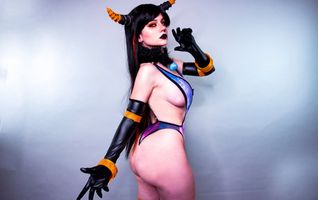 Magui Sunshine model sexy pictures