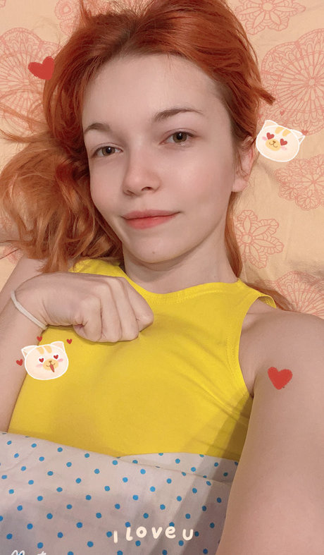 Murrning Glow star naked pic