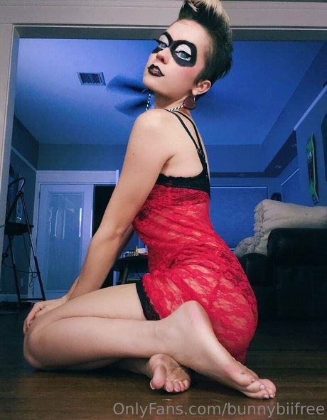 bunnybiifree model pretty pic