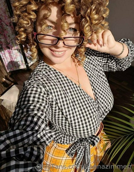 hannazimmerr nude model picture