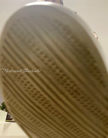 mistressofshadow free model pics