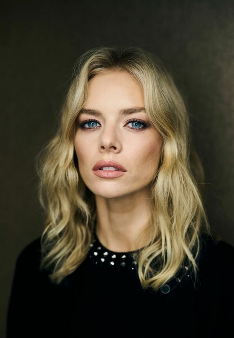 Samara Weaving star art pictures