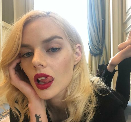 Samara Weaving star hd photo