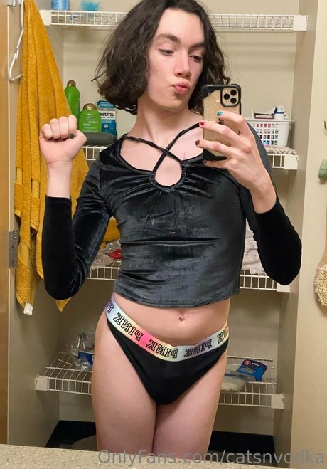 catsnvodka erotic star img