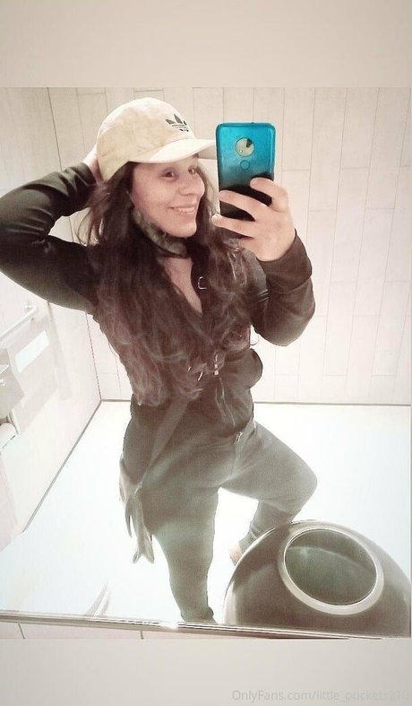 little pockets210 model art galleries