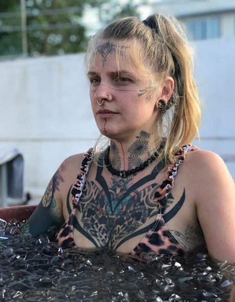 Trinity Eclectic hd actress pictures