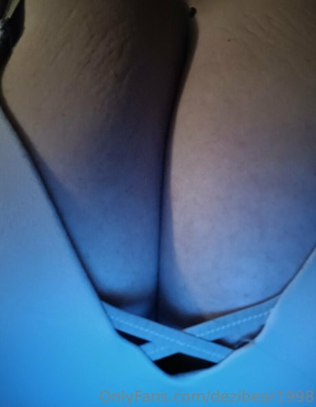 dezibear1998 nudes star img