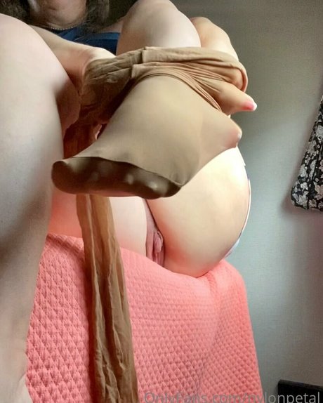 nylonpetal star adult pic