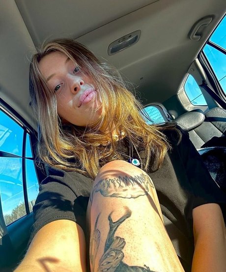 lolcaughtureye porn actress image