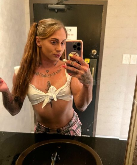 msocute pretty model photo