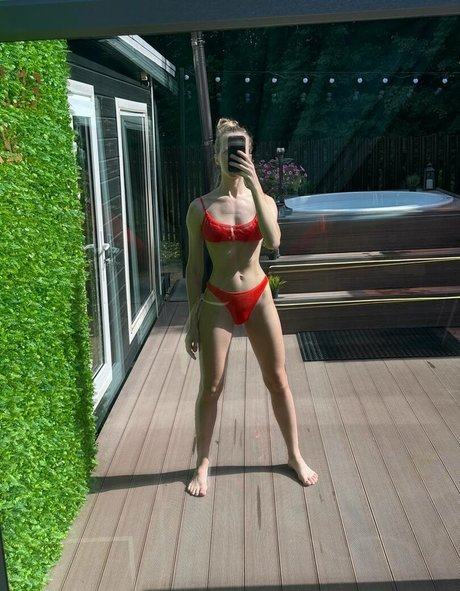 Holy Harlot model exclusive img