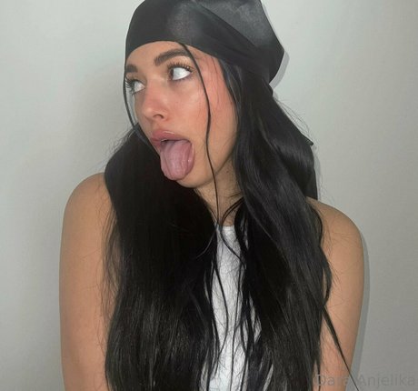 Daraanjelika adult actress galleries