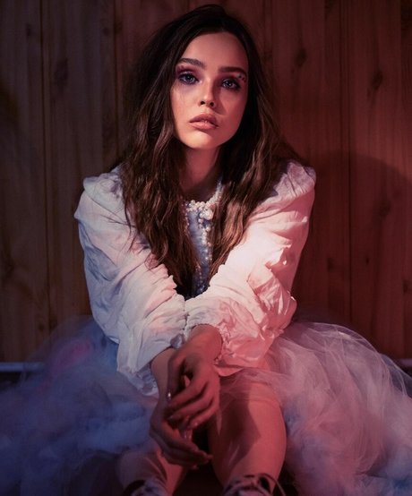 Kamochi ASMR adult model pic