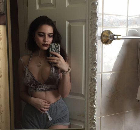 artbitch666 art model photos