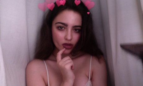 artbitch666 pretty model image