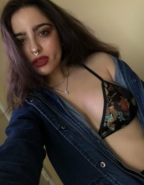 artbitch666 model pornographic images