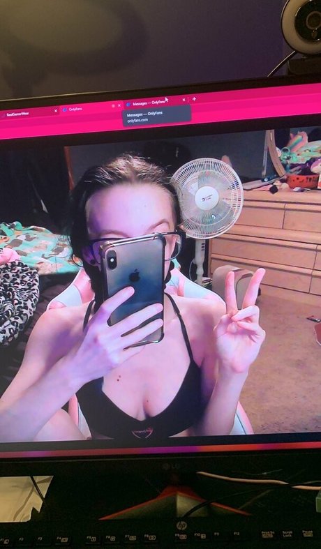 FrontDeskLady pretty star archive