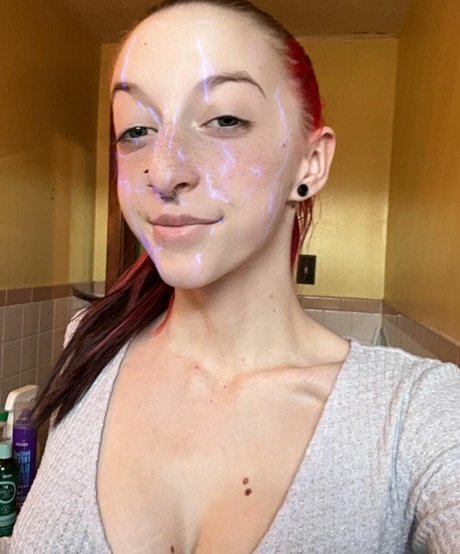 FrontDeskLady star nude photos