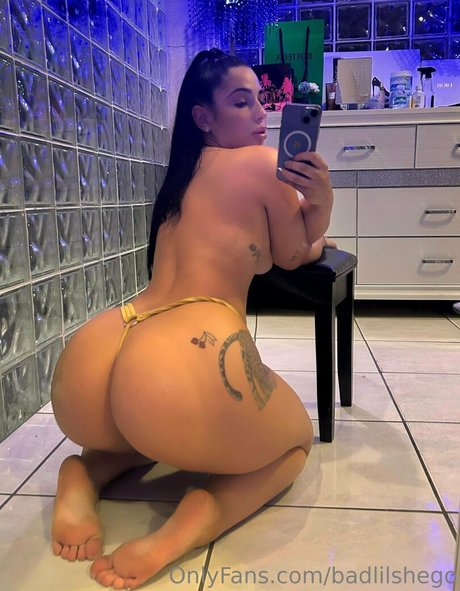 badlilshego nude pornstar photos