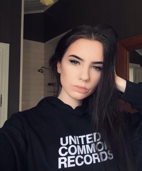 sleppyy perfect actress image