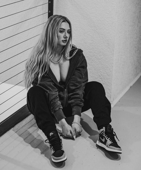 Miranda Cohen model free images