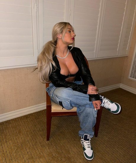 Miranda Cohen pornstar erotic picture