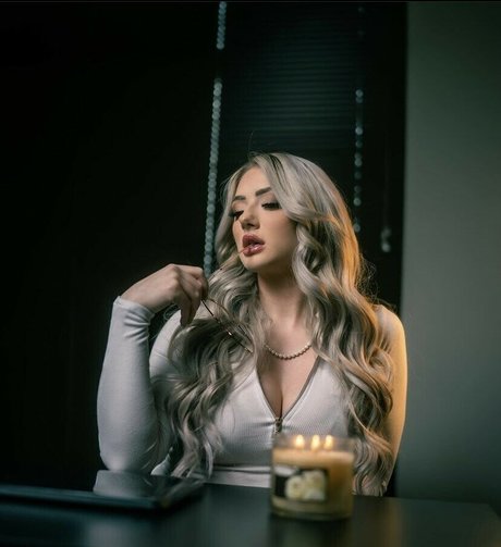 Miranda Cohen model beautiful pic