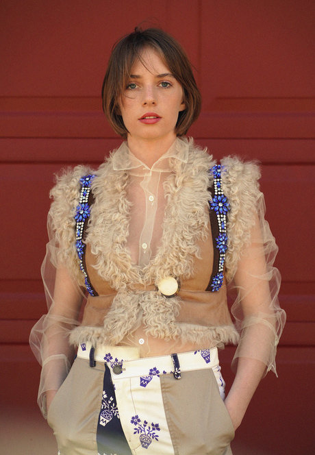 Maya Hawke perfect pornstar photos