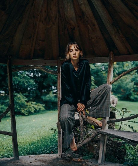 Maya Hawke star art photos