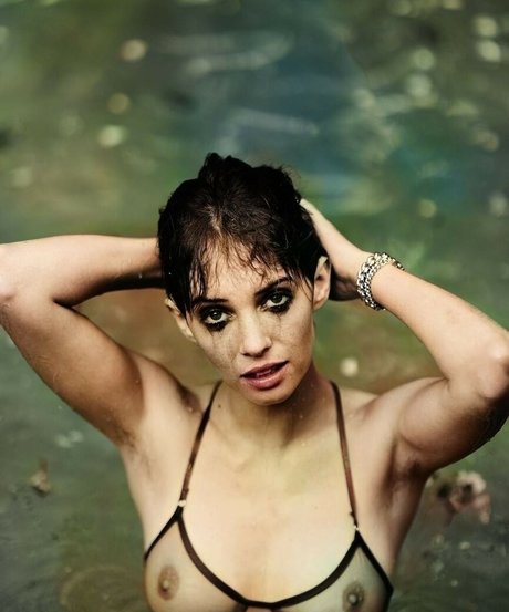 Maya Hawke pornstar free picture