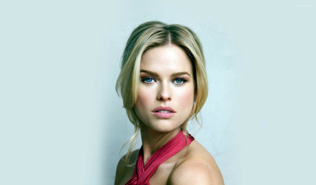 Alice Eve perfect actress images