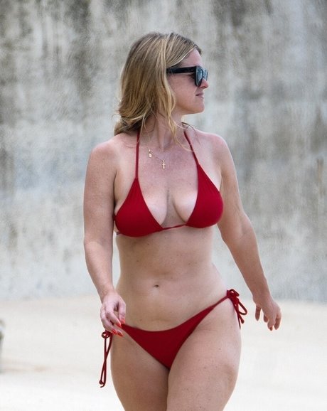 Alice Eve xxx pornstar img