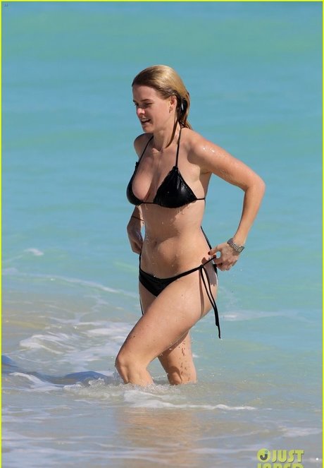 Alice Eve model nudes pictures