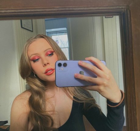 Emily Kyte exclusive actress pictures